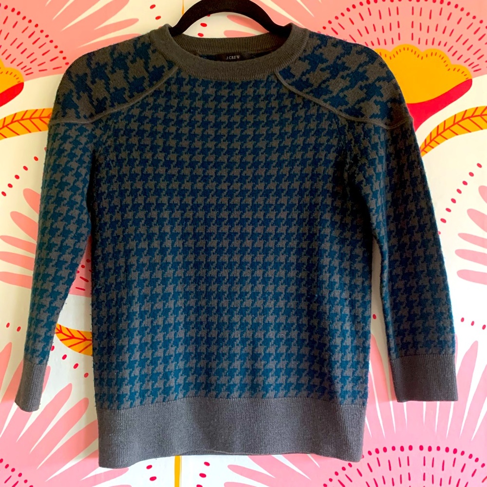 Timeless green and grey houndstooth sweater by j crew - Spring collection.